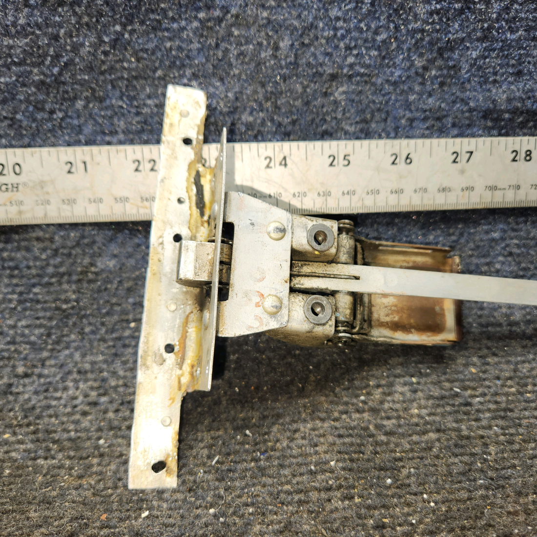 Used aircraft parts for sale, 0511112-18 Cessna 172E Cabin Door Latch Assembly