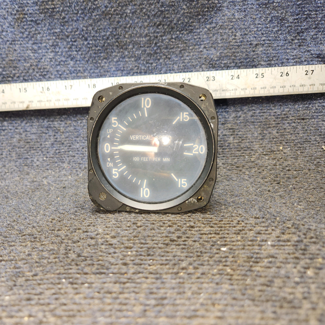 Used aircraft parts for sale, C661080-0101 United Instruments Cessna 172 Vertical Speed Indicator