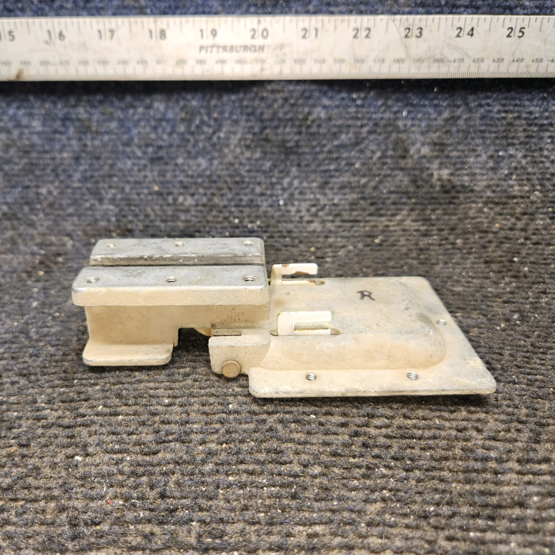 Used aircraft parts for sale, 0511258-1 cessna 150G Cabin Door Latch Housing Assembly – LH or RH