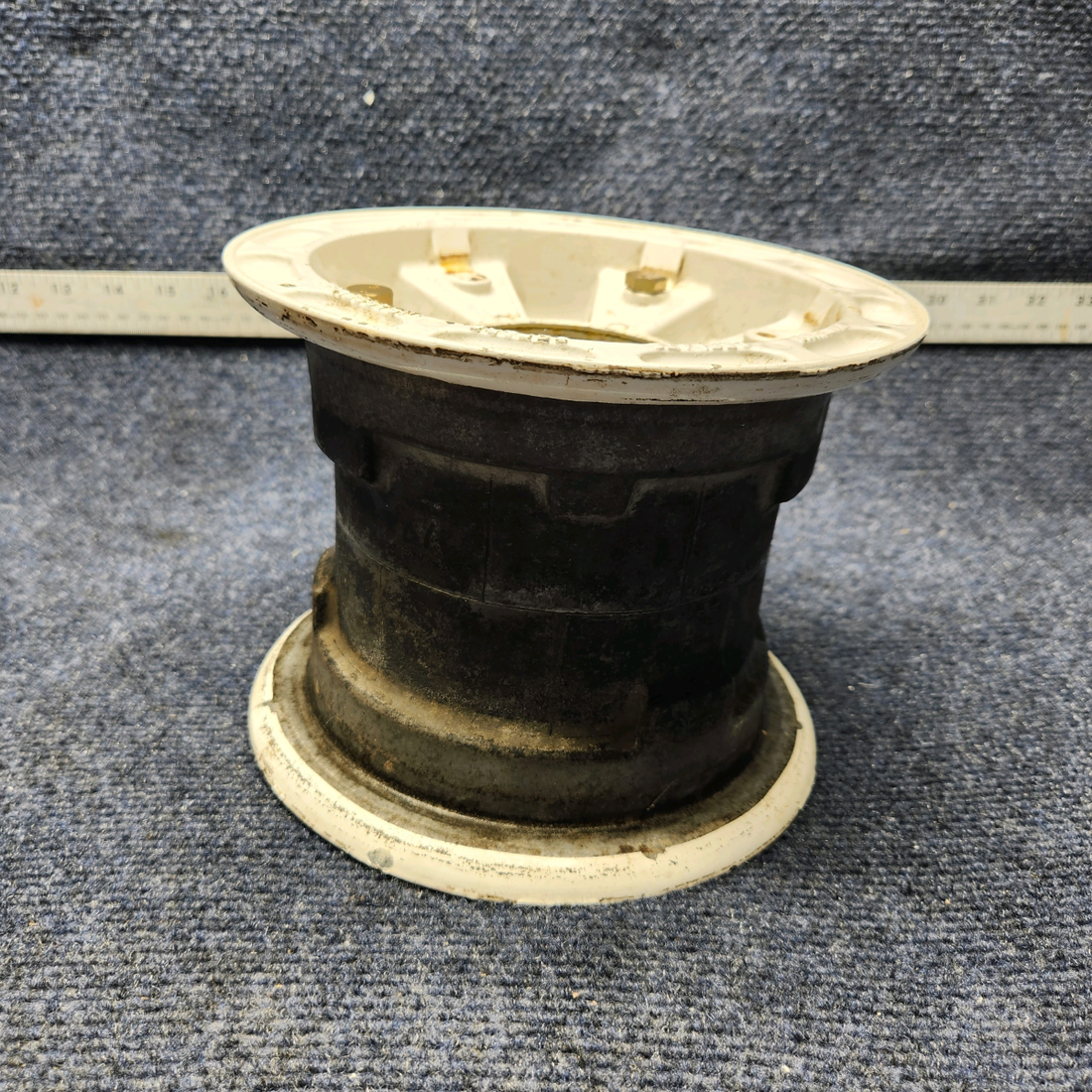 Used aircraft parts for sale, C30612 McCauley PIPER PA28-140 6.00X6 WHEEL ASSEMBLY