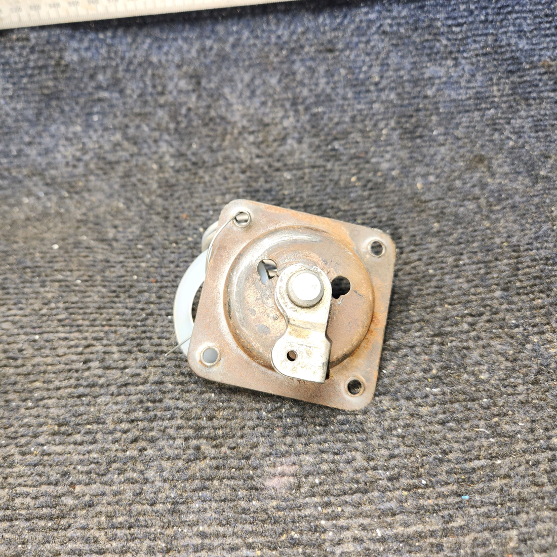 Used aircraft parts for sale, 0511227-6 Cessna 172 Cabin Door Handle Shaft RH