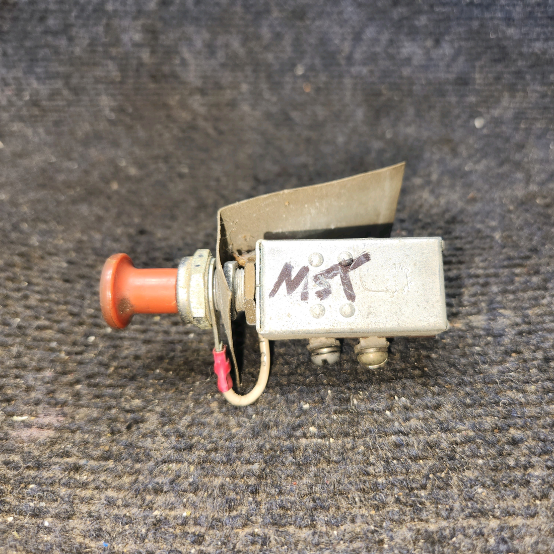 Used aircraft parts for sale, 0713026-5 Cessna 172F Master Switch