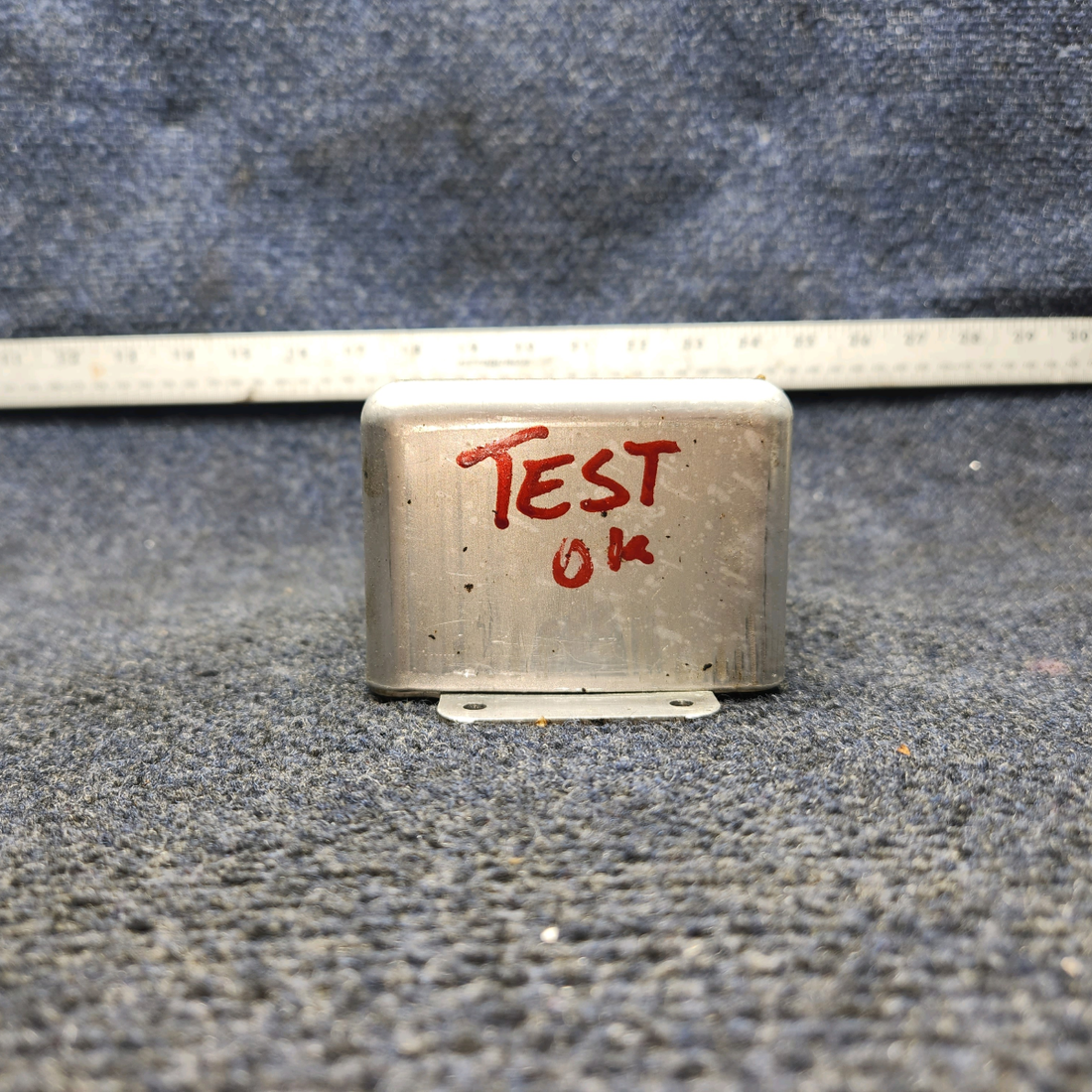 Used aircraft parts for sale, HS Whelen WHELEN Beechcraft A24R Strobe Light Power Supply (Volts: 14) Tested