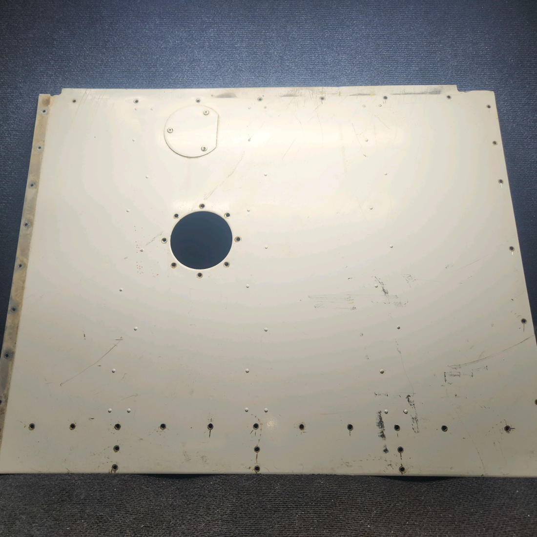 Used aircraft parts for sale, 0426511-6 cessna 150G Fuel Tank Cover Assembly - LH