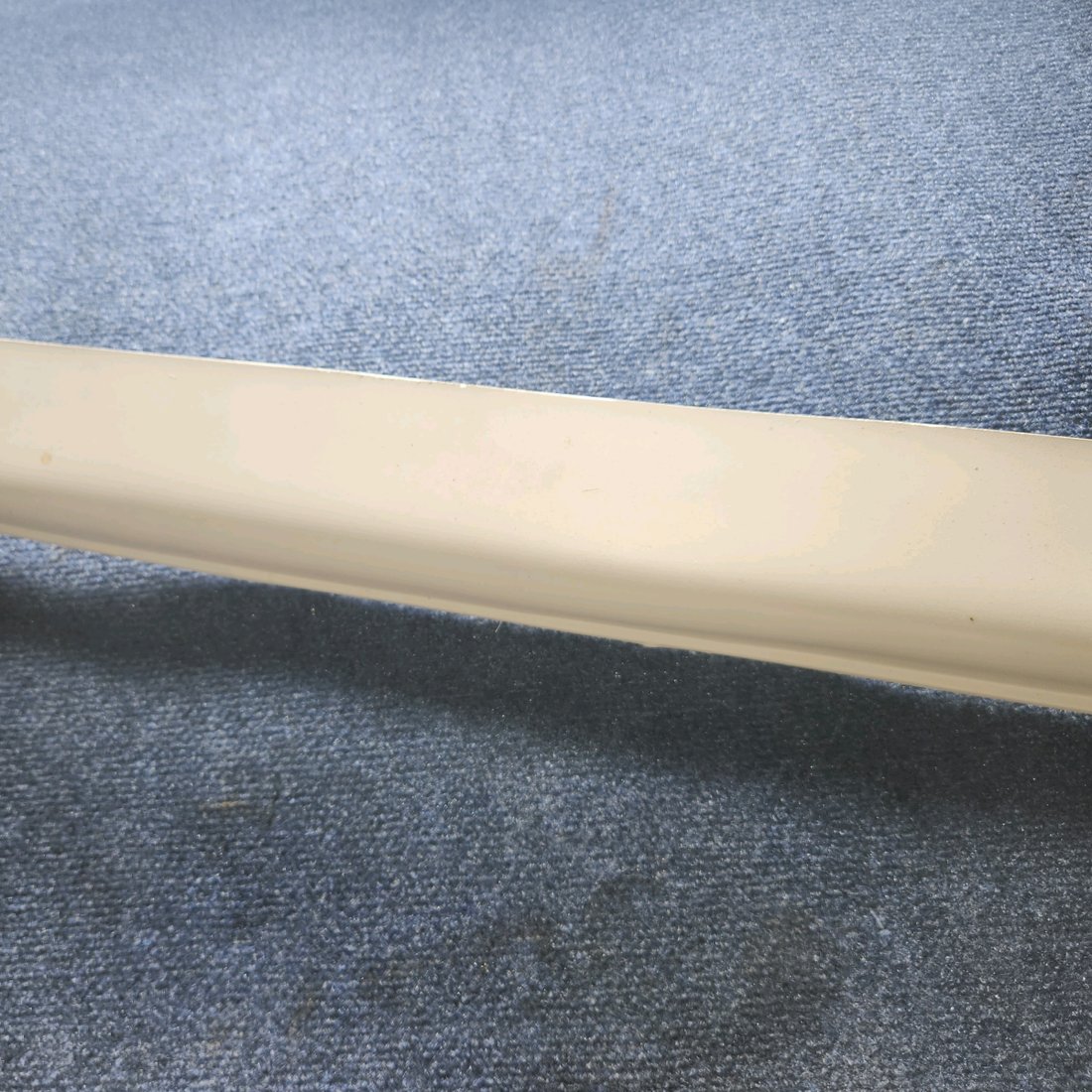 Used aircraft parts for sale, 95-420015-94 BEECHCRAFT 95-55B Aft Window Molding - RH