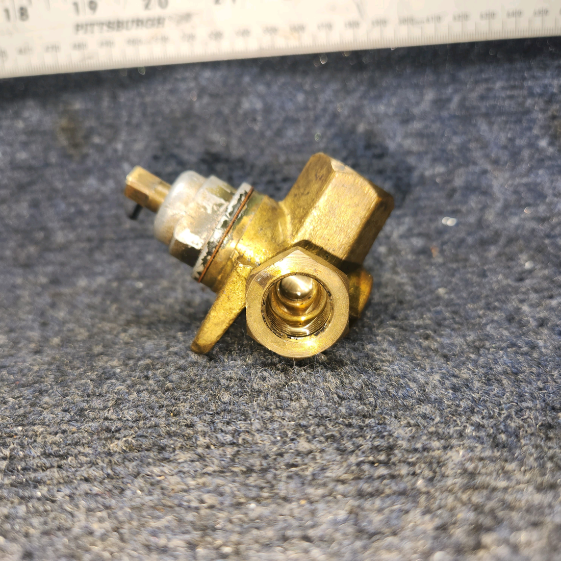 Used aircraft parts for sale, 169-380086-1 Beechcraft A23A Musketeer Custom III FUEL SELECTOR VALVE