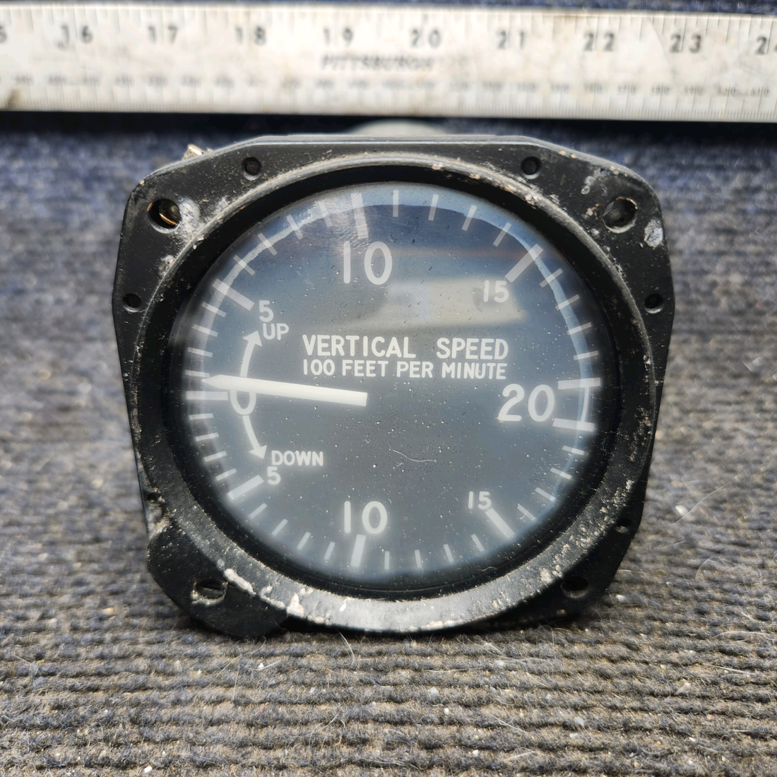 Used aircraft parts for sale, 7000 United Instruments piper PA-28-181 Vertical Speed Indicator