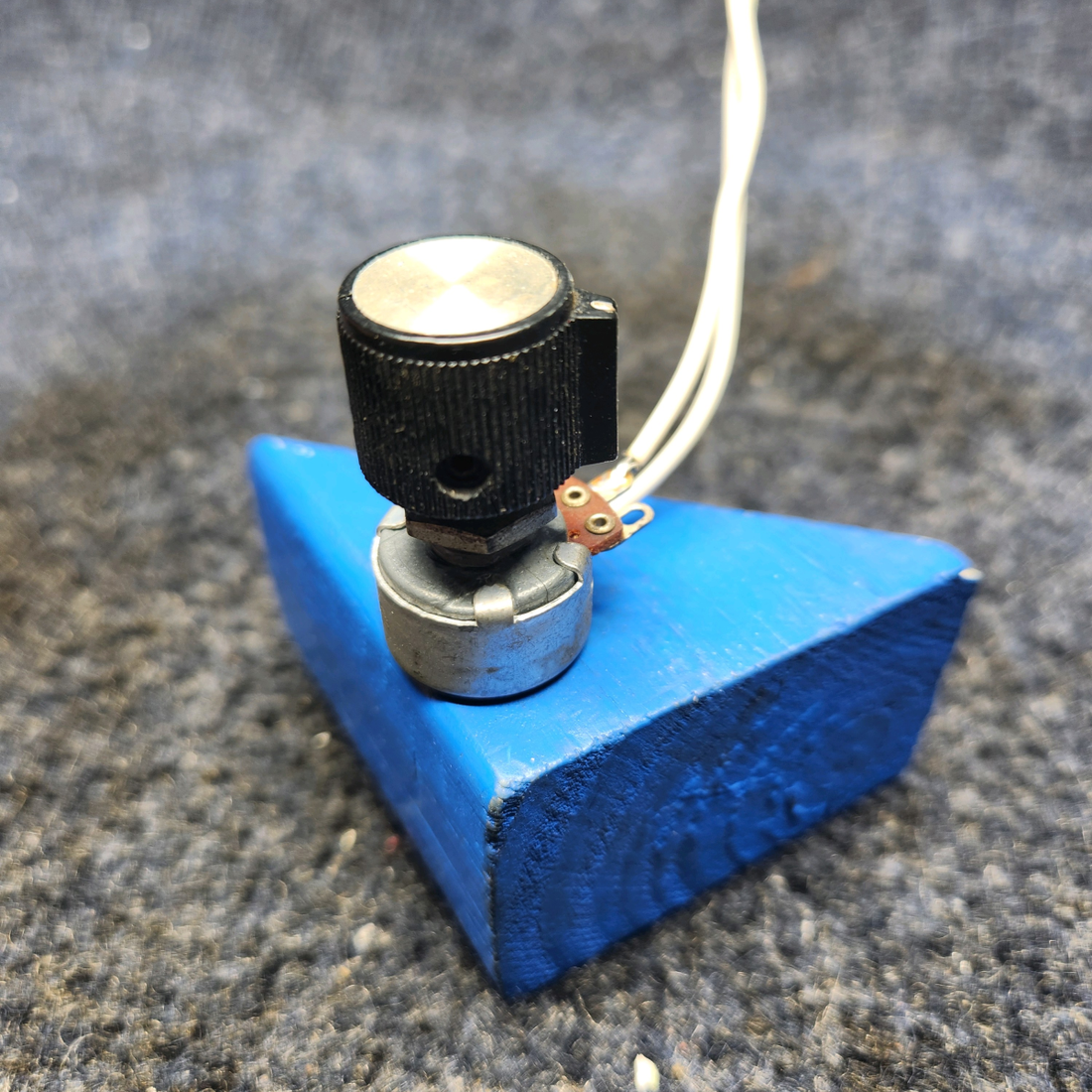 Used aircraft parts for sale, 95228-003 Piper PA32RT-300 DIMMER ASSY PANEL LIGHT