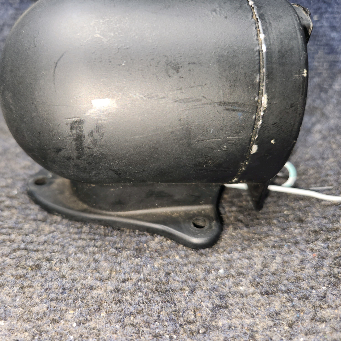 Used aircraft parts for sale, C2400-L4P Piper PA28-140 Dash-Mounted Lighted Compass Indicator