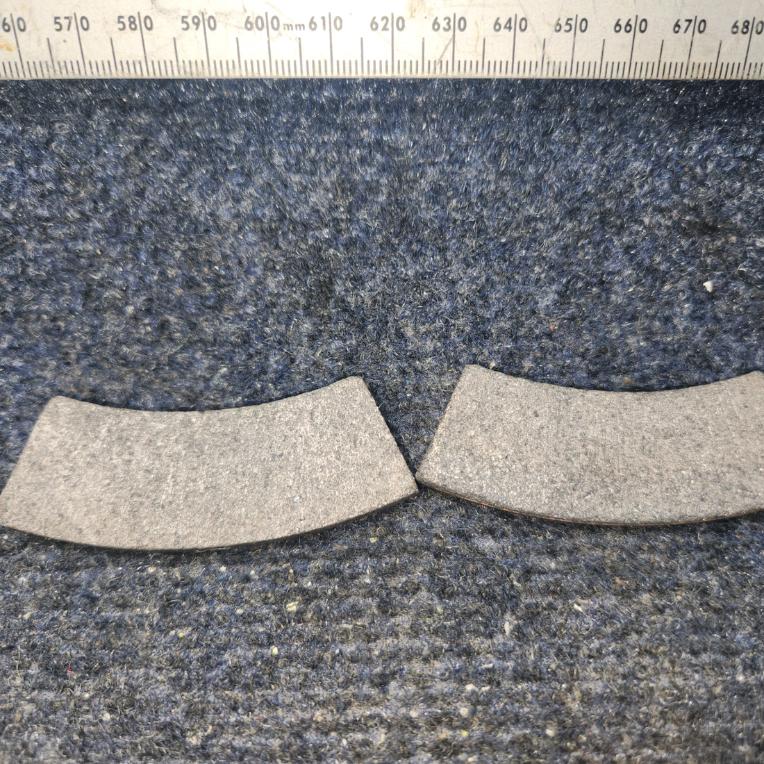 Used aircraft parts for sale, 66-19 Cleveland Piper Twin Comanche Brake Linings "set Of 2"