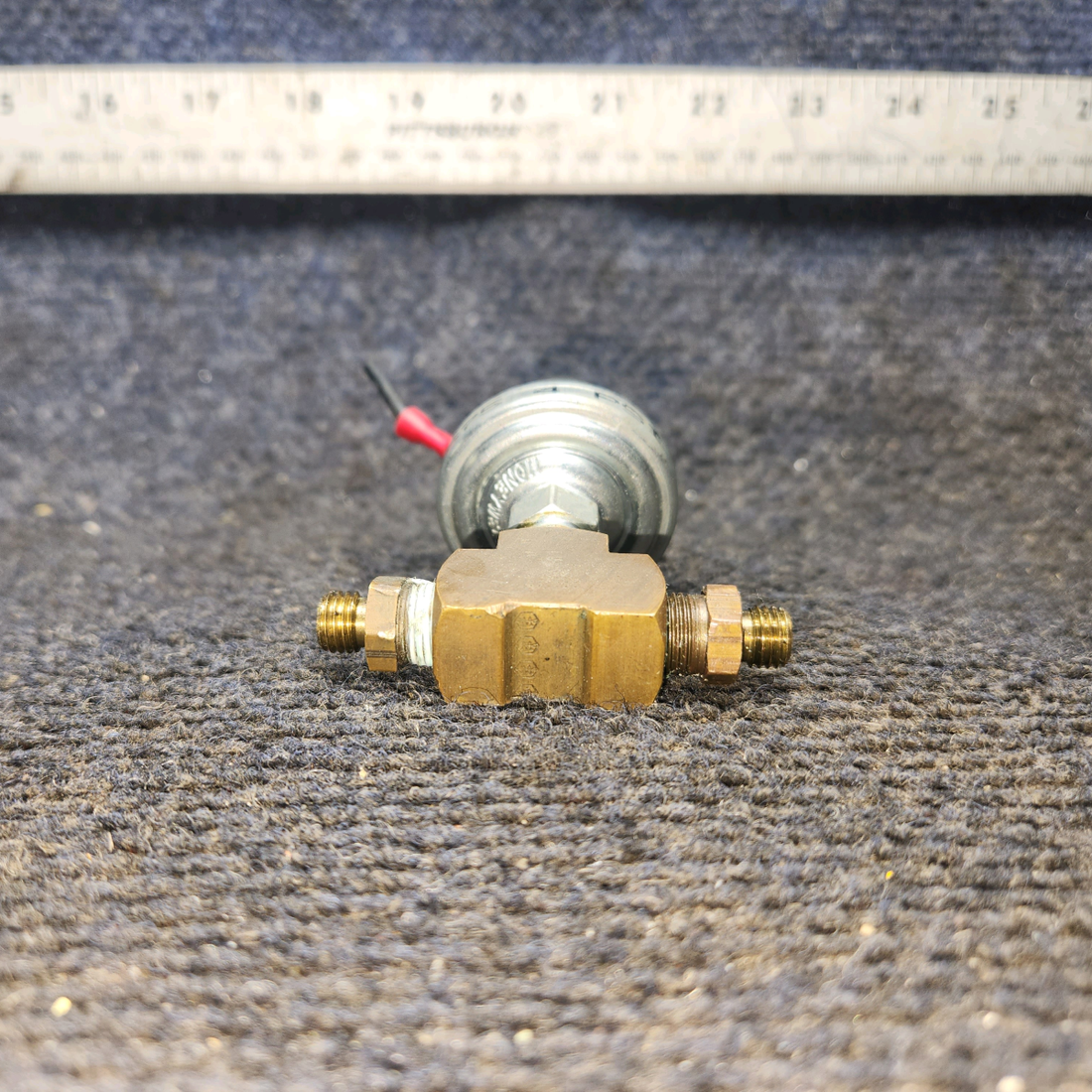 Used aircraft parts for sale, 76575-4 Honeywell Cessna 172E Hobbs Pressure Switch