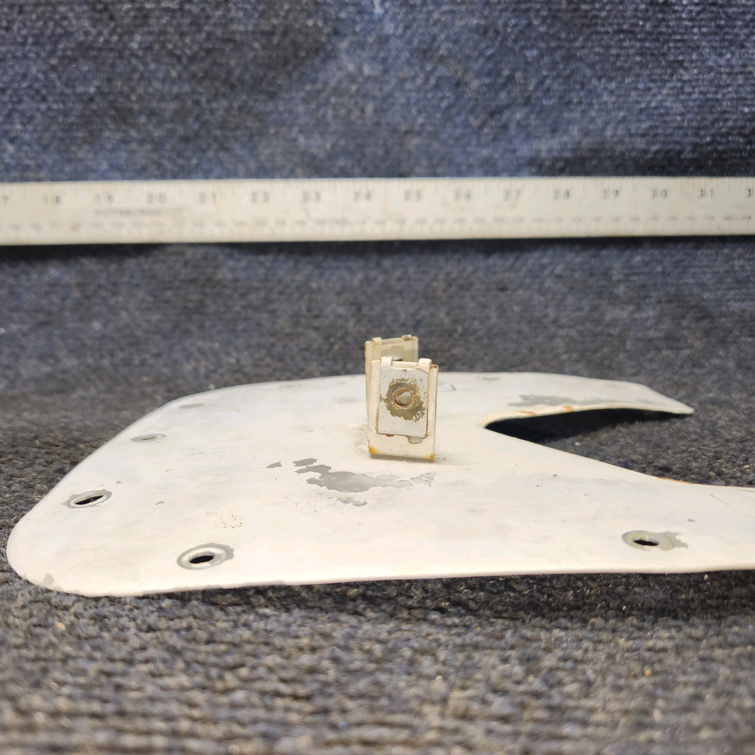 Used aircraft parts for sale, 65688-001 PIPER PA28-140 Main Landing Gear Plate Assy - RH