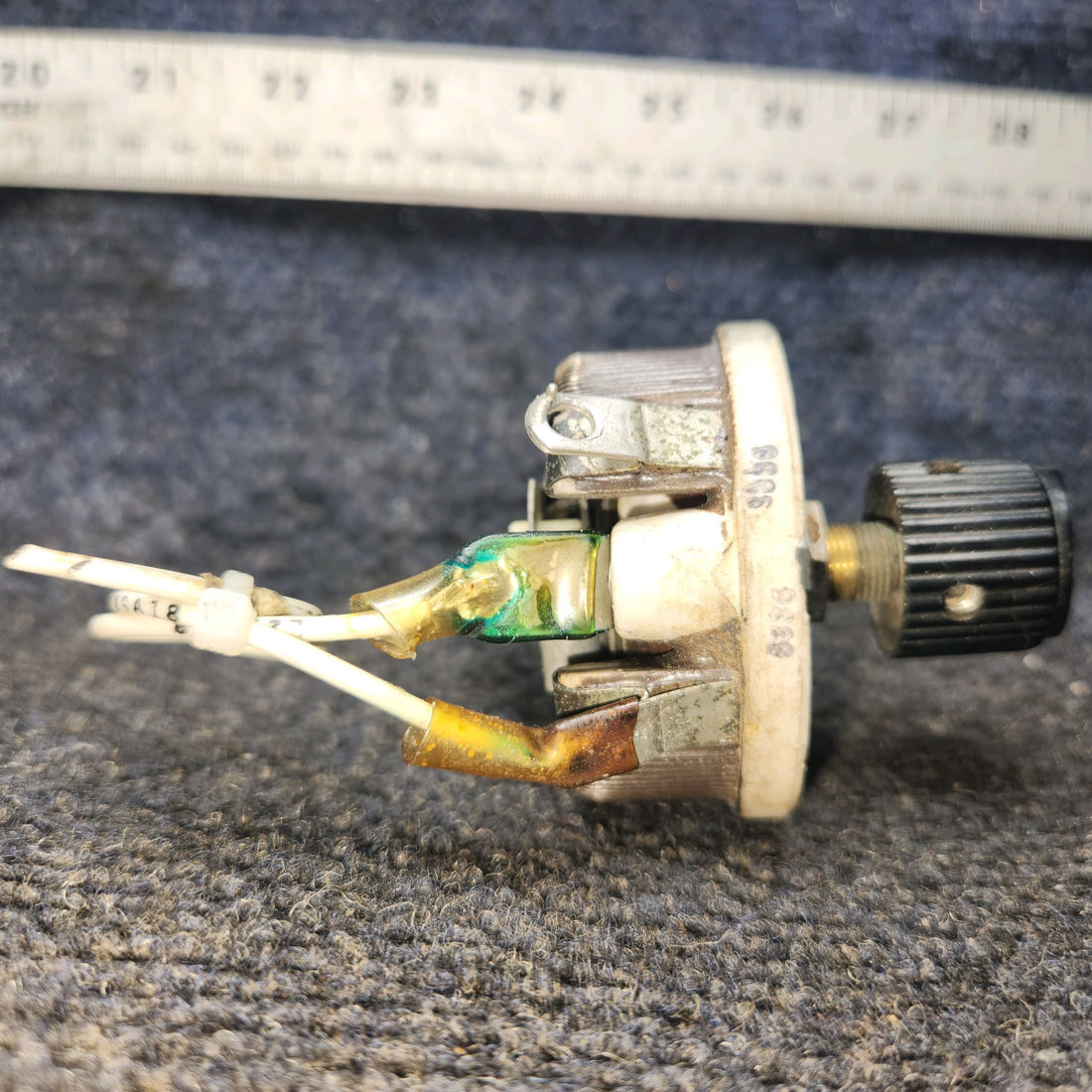 Used aircraft parts for sale, J-22-F2-351 Ohmite BEECHCRAFT 95-55B Dimmer Assembly – 15 Amp