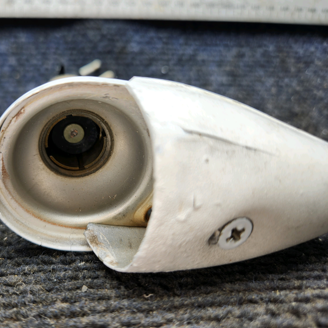 Used aircraft parts for sale, A-1285-R-12 Cessna 182G Navigation Light Assembly (14V)