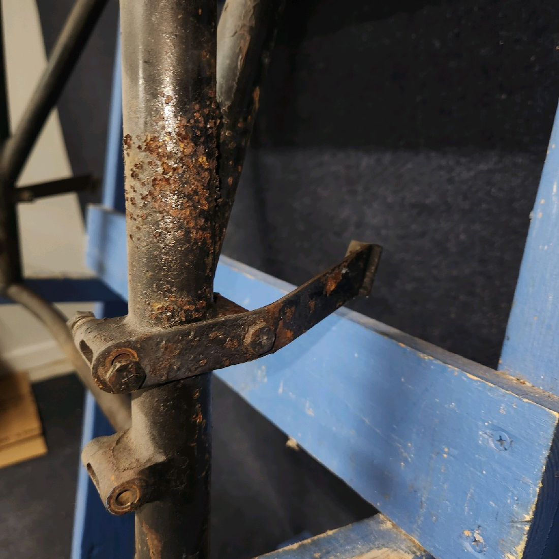 Used aircraft parts for sale, 37105-000 piper pa34-200t Engine Mount Assembly