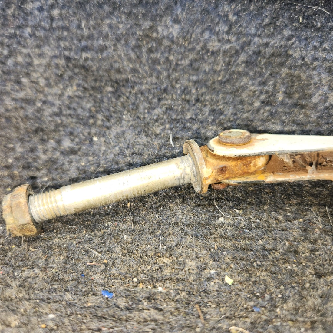 Used aircraft parts for sale, 79475-007 piper PA-28-181 Upper Cabin Door Hinge Assembly