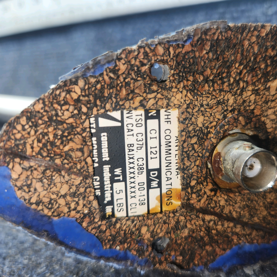 Used aircraft parts for sale, CI-121 Comant CI-121 Cessna 172F VHF Communication Antenna - Chipped Paint