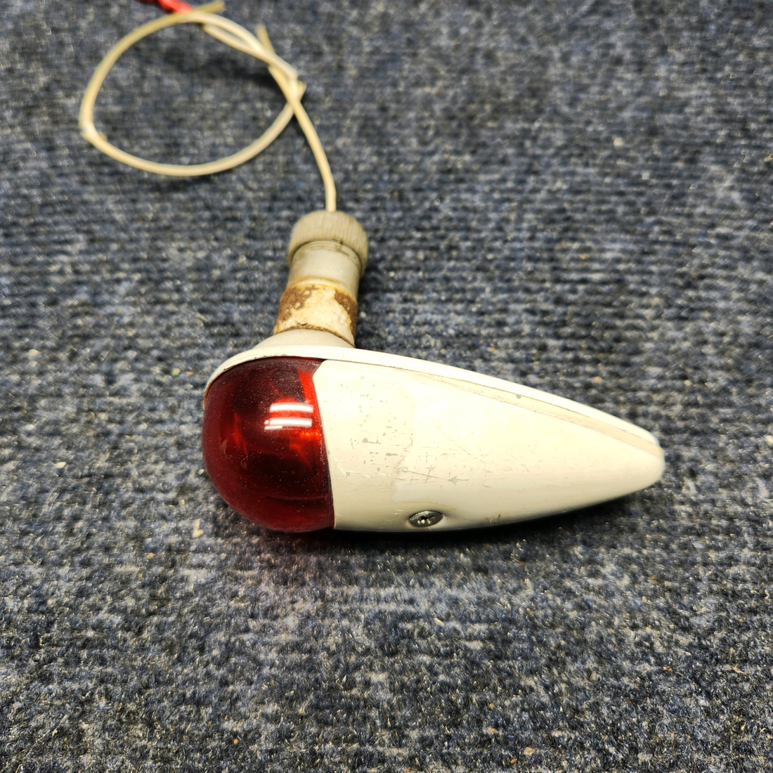 Used aircraft parts for sale, C622001-0201 Cessna Year 1982 172RG NAVIGATION LIGHT ASSEMBLY RH W/ LENS (12V)