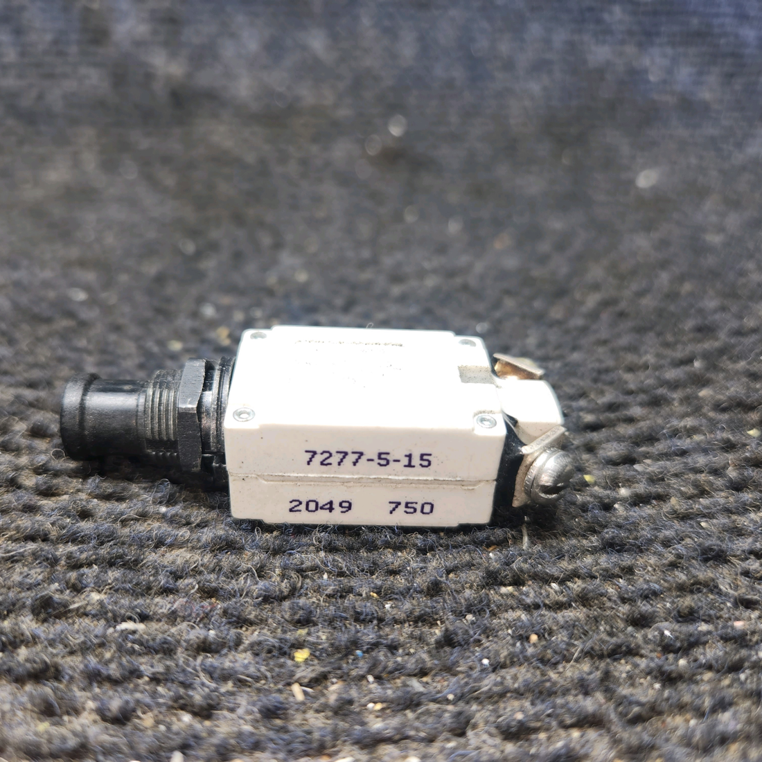 Used aircraft parts for sale, 7277-5-15 Klixon 7277 cessna 150G Push-Pull Circuit Breaker - 15 Amps