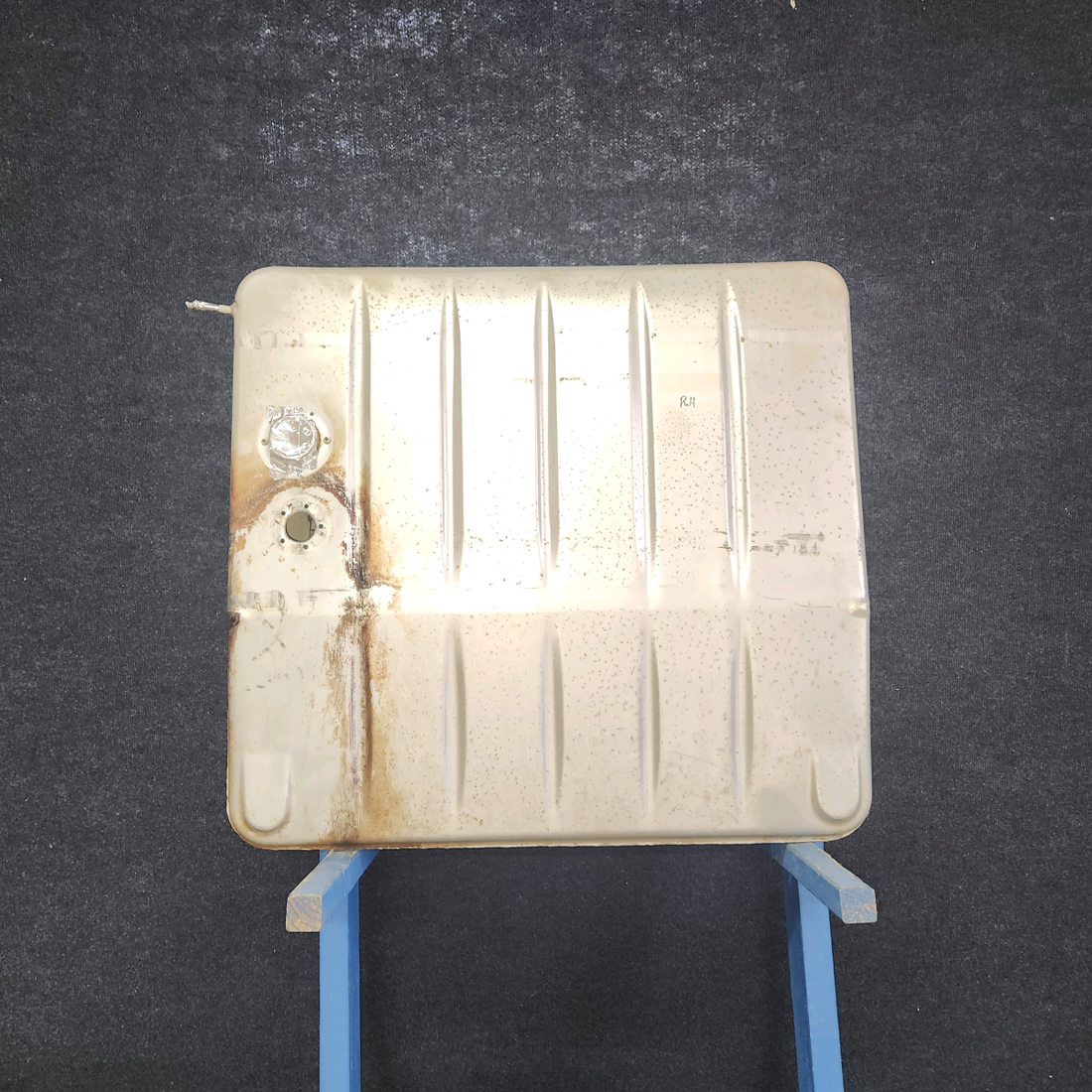 Used aircraft parts for sale, 0526007-202 Cessna 172E RH Main Fuel Tank Assembly