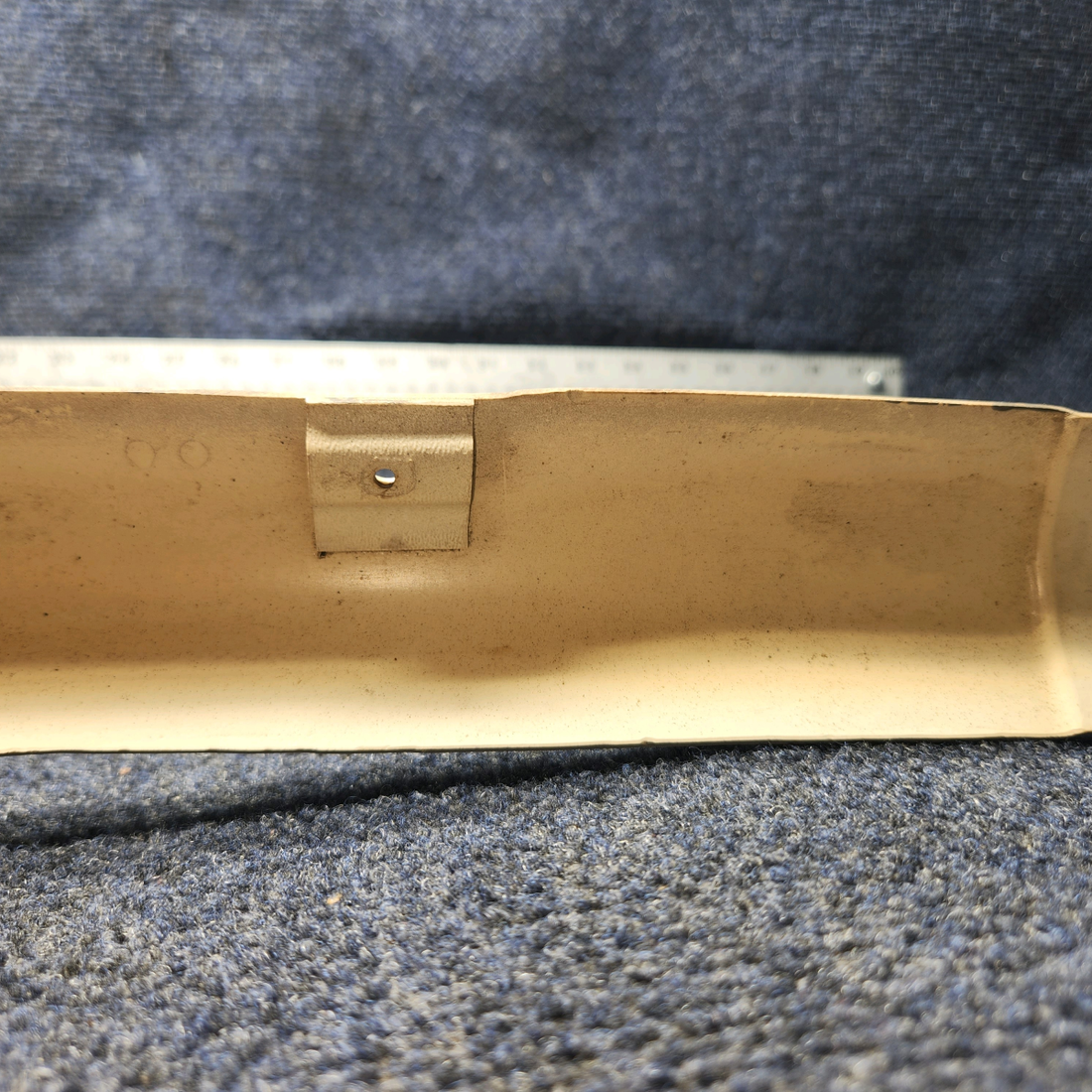 Used aircraft parts for sale, 79171-008 Piper PA28RT-201 Window Frame Center Right