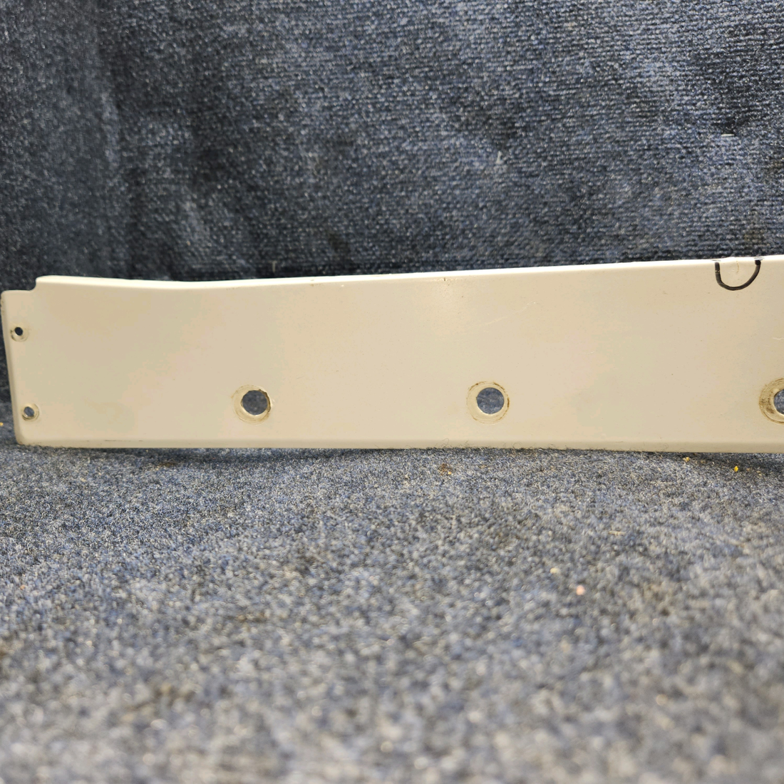 Used aircraft parts for sale, 0426003-18 Cessna C-150J Wing Fairing Assy LH