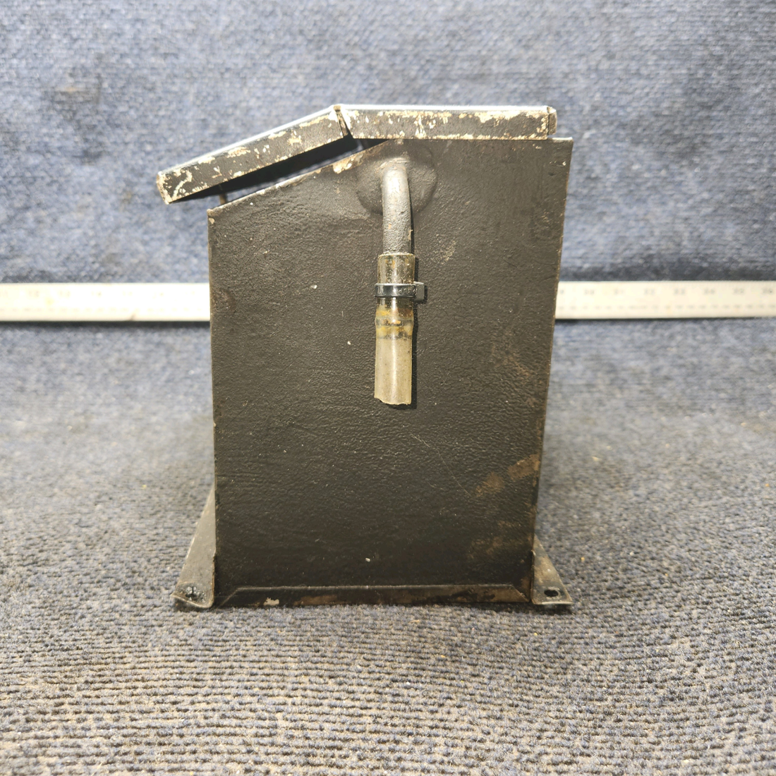 Used aircraft parts for sale, 63888-000 PIPER PA28-140 Battery Box w/ Lid