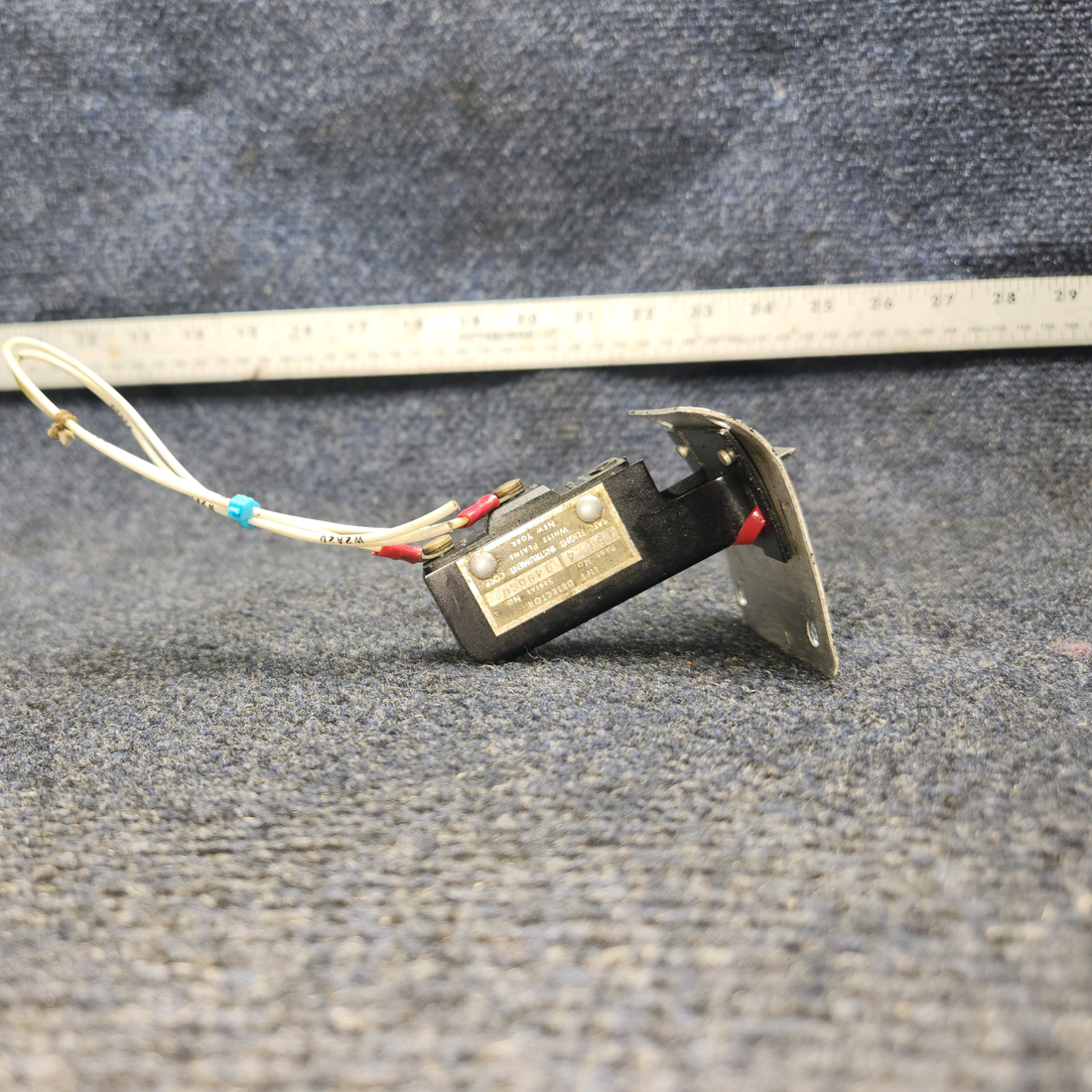 Used aircraft parts for sale, 151-4 Beechcraft A24R Safe-Flight Lift Detector