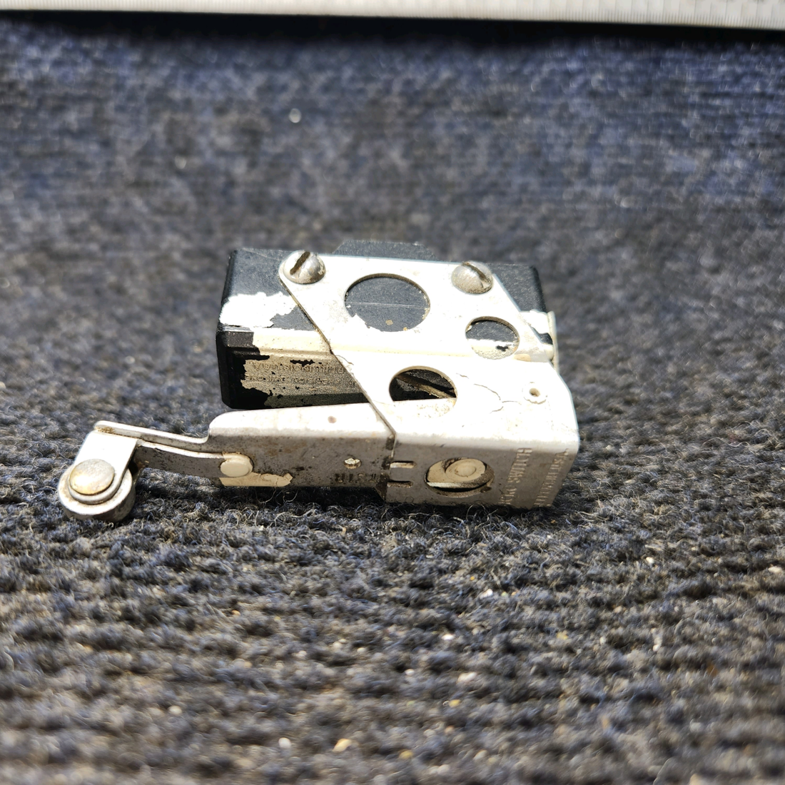 Used aircraft parts for sale, AN3169-1 BEECHCRAFT F35 Travel Limit Switch w/Arm