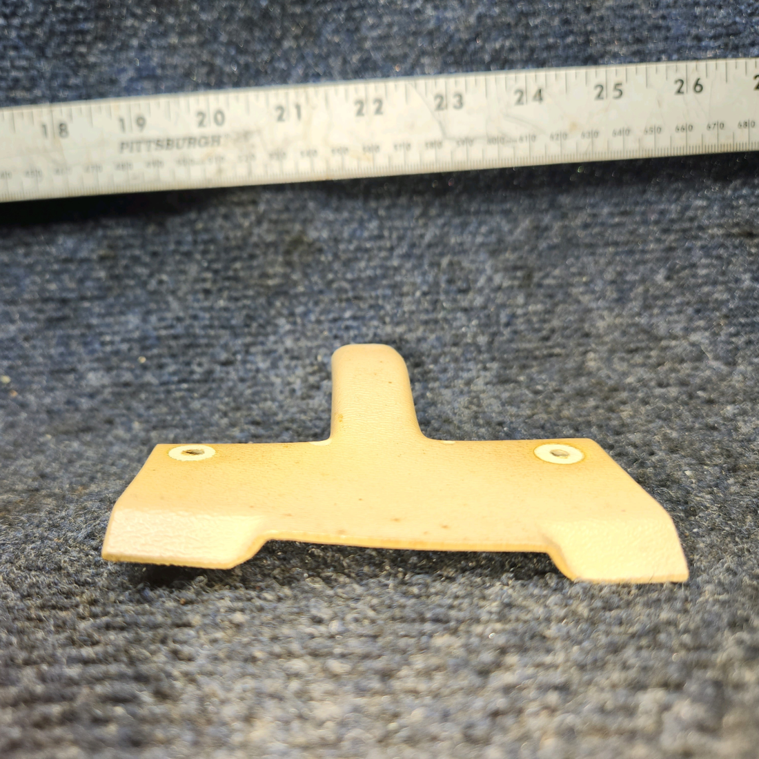 Used aircraft parts for sale, 67556-000 Piper PA28-140 WINDSHIELD TRIM STRIPDOWN STRIP