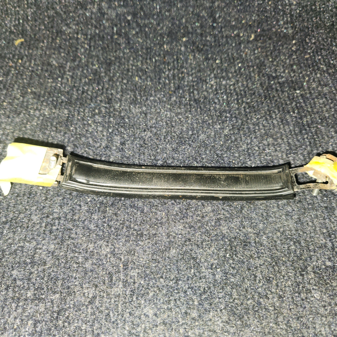 Used aircraft parts for sale, 464-412 PIPER PA28-161 Warrior III CABIN DOOR ASSIST HANDLE" MISSING ONE CAP "