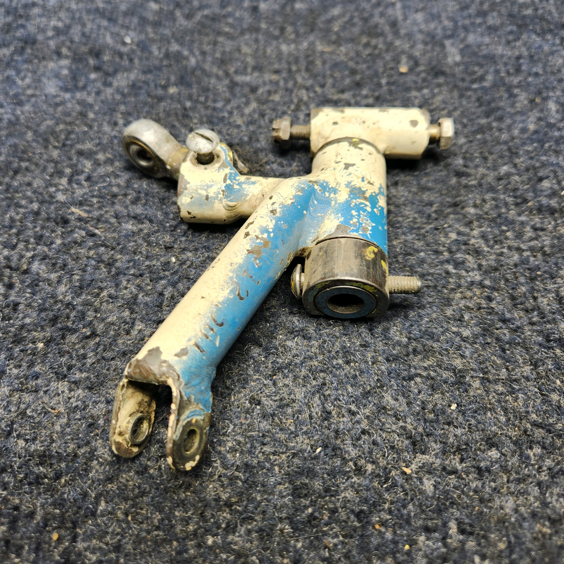 Used aircraft parts for sale, 720012-501 Mooney  [part_model] Texas Several NOSE GEAR STEERING HORN ASSEMBLY