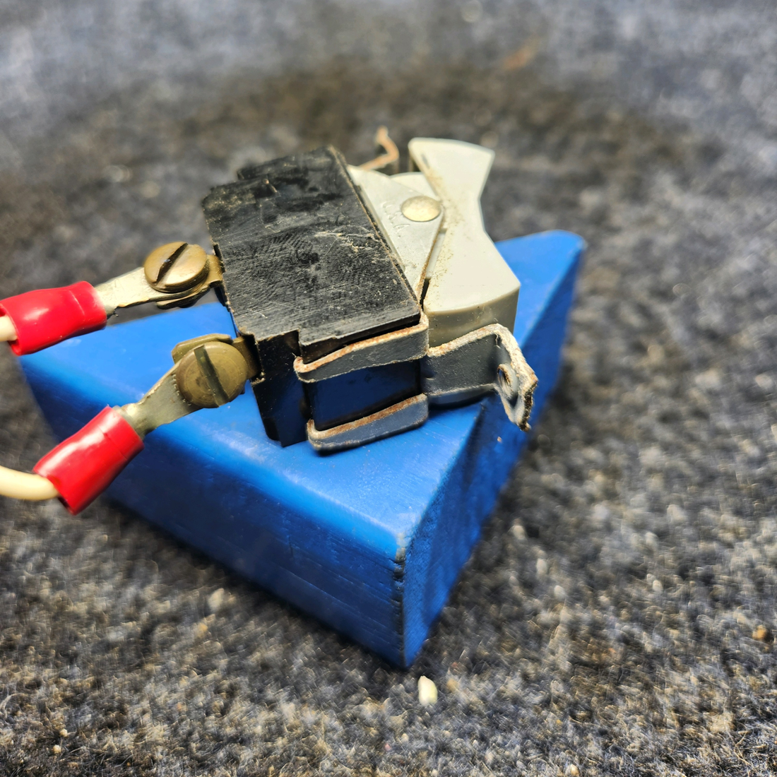 Used aircraft parts for sale, 99377-006 Piper PA32RT-300 ANTI-COLLISION LIGHT SWITCH