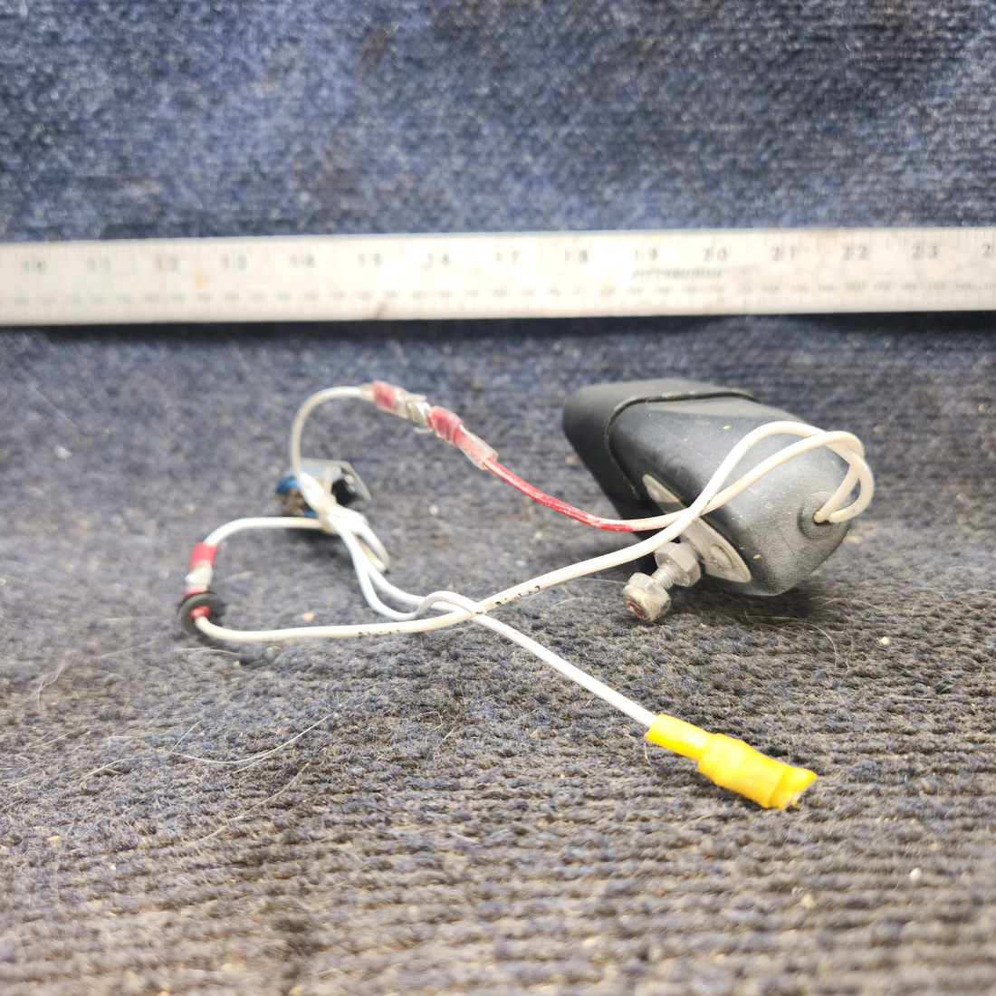 Used aircraft parts for sale, 1470089-14 cessna 172N Map Light Assembly