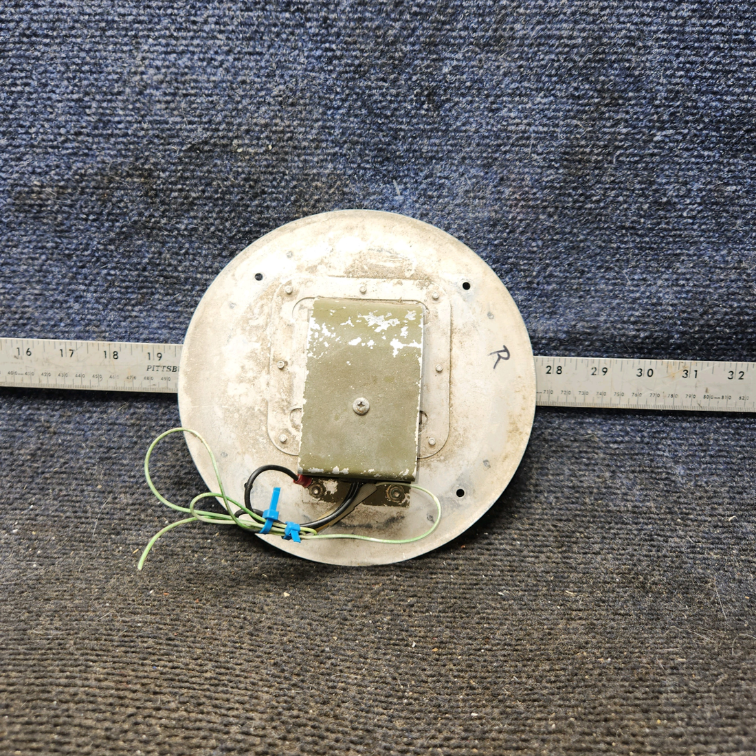 Used aircraft parts for sale, 0521101-2 cessna 172N Courtesy Light Plate Assembly