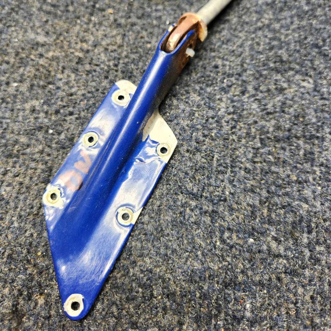 Used aircraft parts for sale, 63051-000 Cessna 172RG LOWER CABIN DOOR HINGE