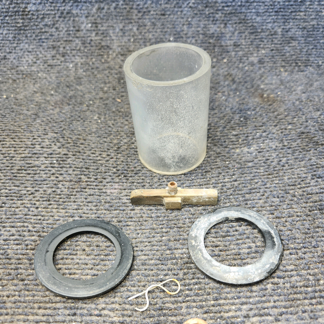 Used aircraft parts for sale, 0511199-48 Cessna 172 E Fuel Strainer Assembly