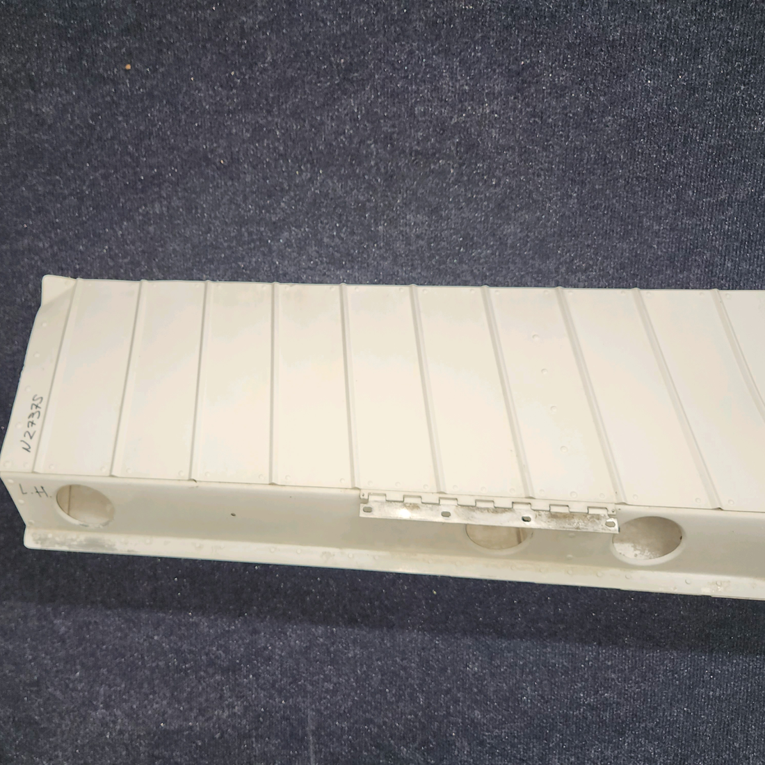 Used aircraft parts for sale, 0523800 cessna 150G Aileron Assembly – LH