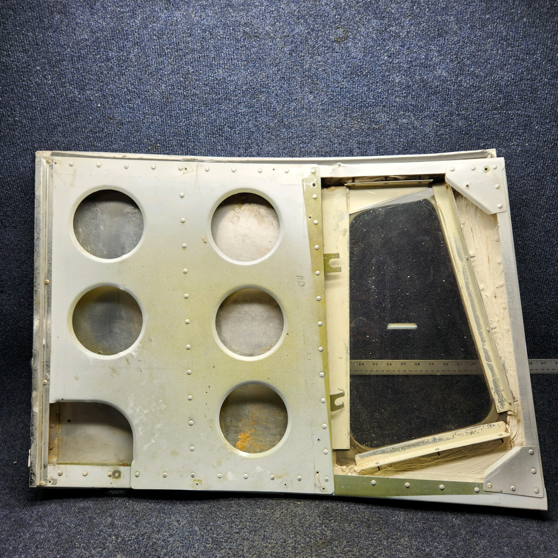 Used aircraft parts for sale, 69853-006 & 69853-806 Piper PA32RT-300 FORWARD BAGGAGE DOOR STRUCTURE ASSY PLEASE SEE PICS.