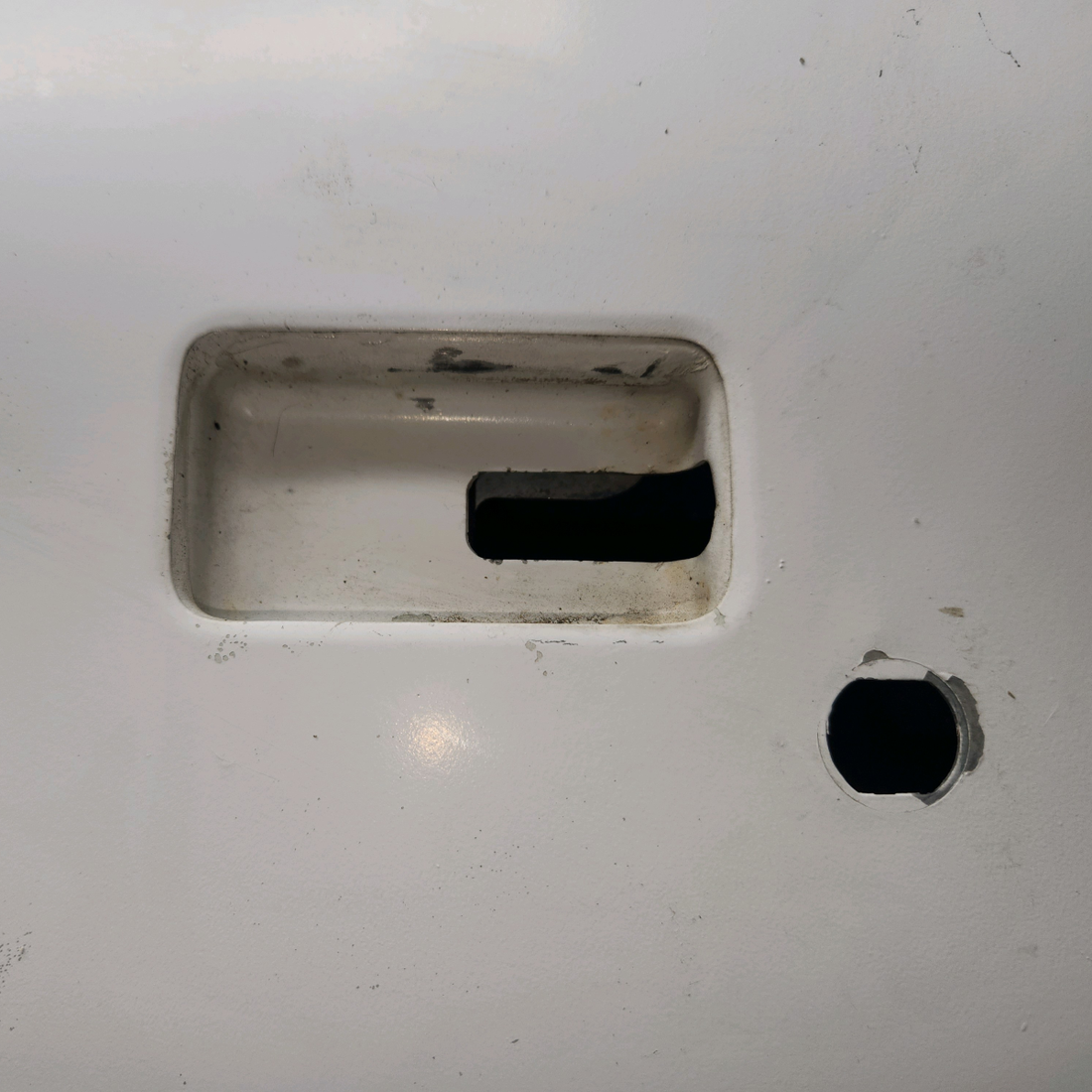 Used aircraft parts for sale, 0717000-19 cessna 172N Baggage Door Assembly