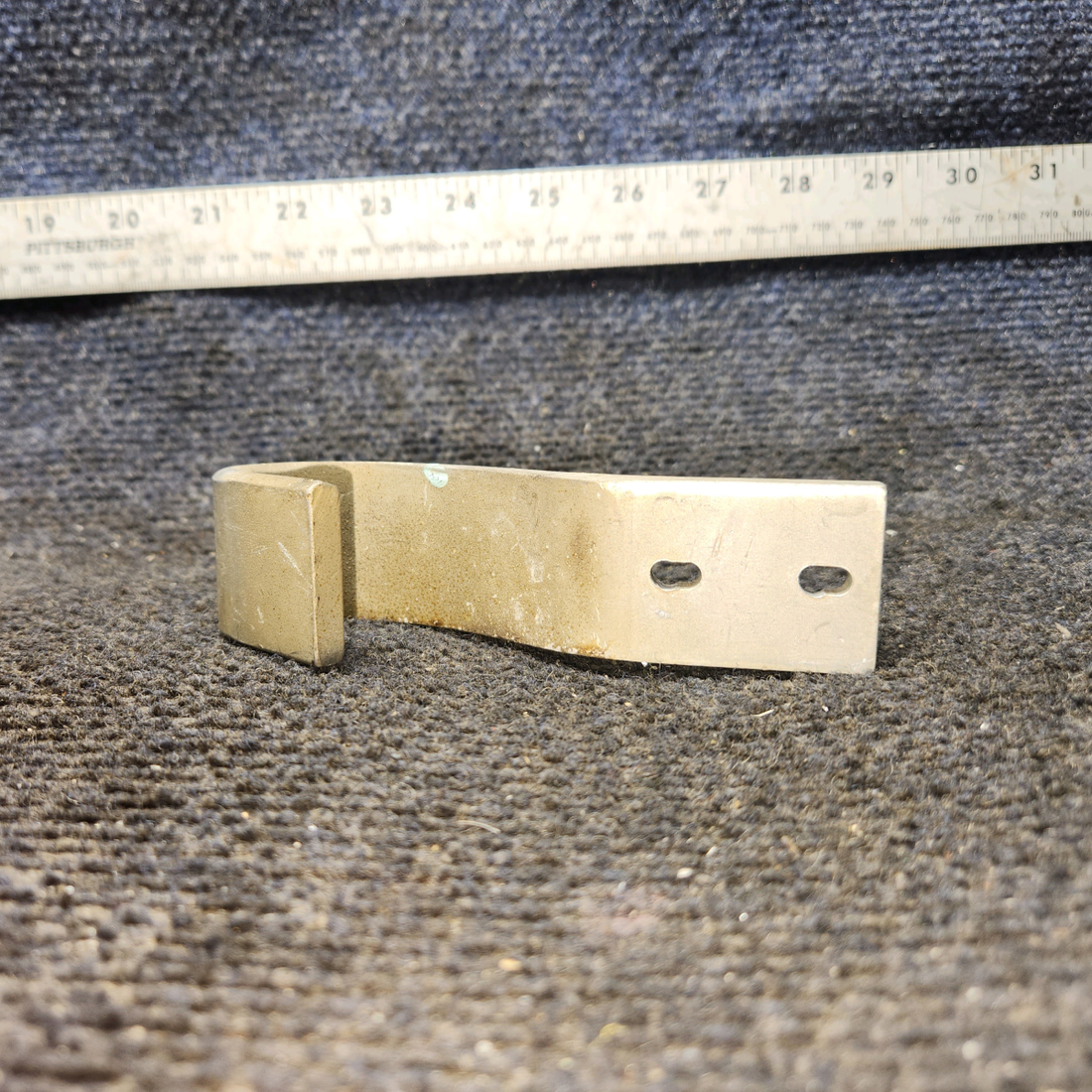 Used aircraft parts for sale, 0711102 Cessna 172F Baggage Door Hinge Assembly