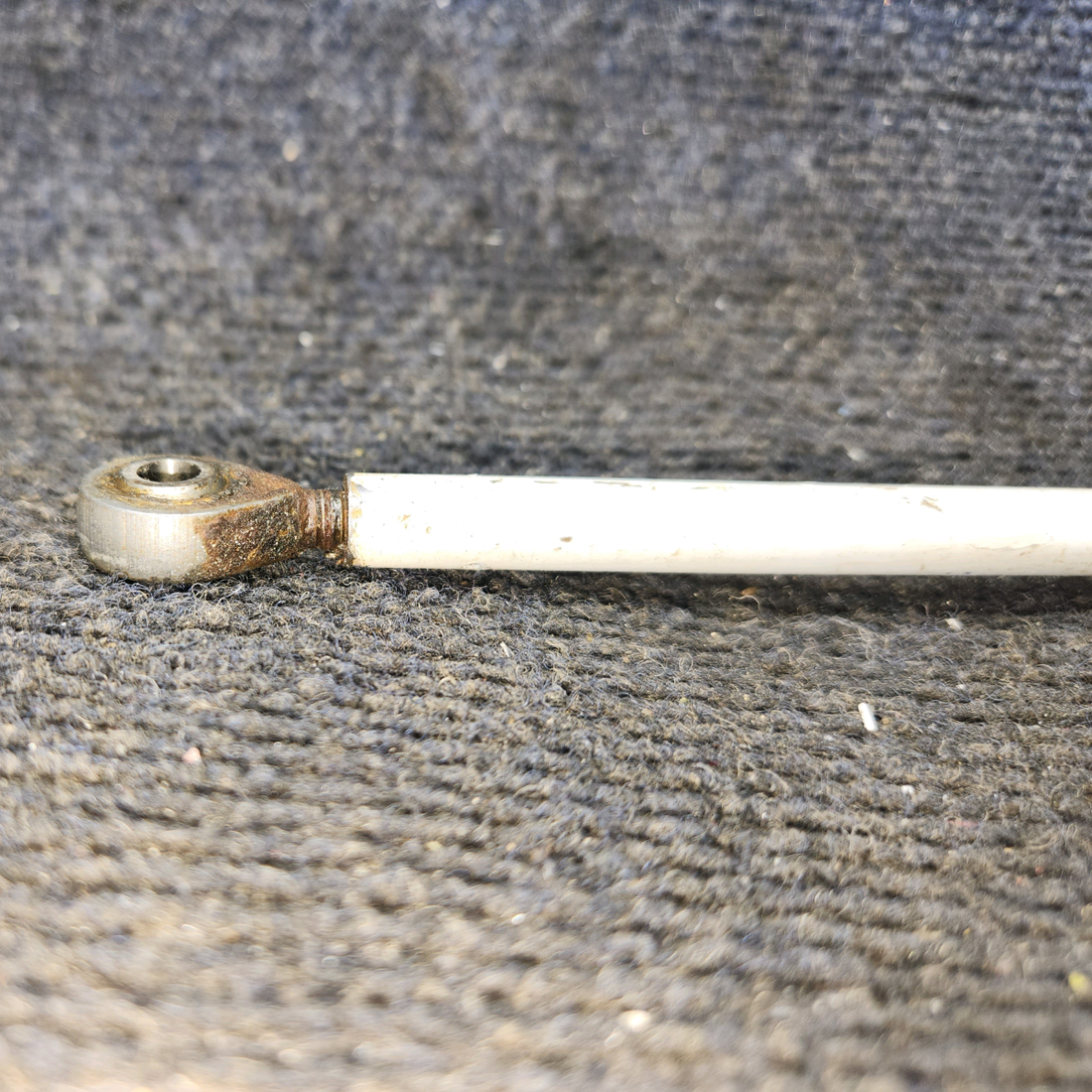 Used aircraft parts for sale, 62766-000 Piper PA-28-140 Aileron Rod Assembly