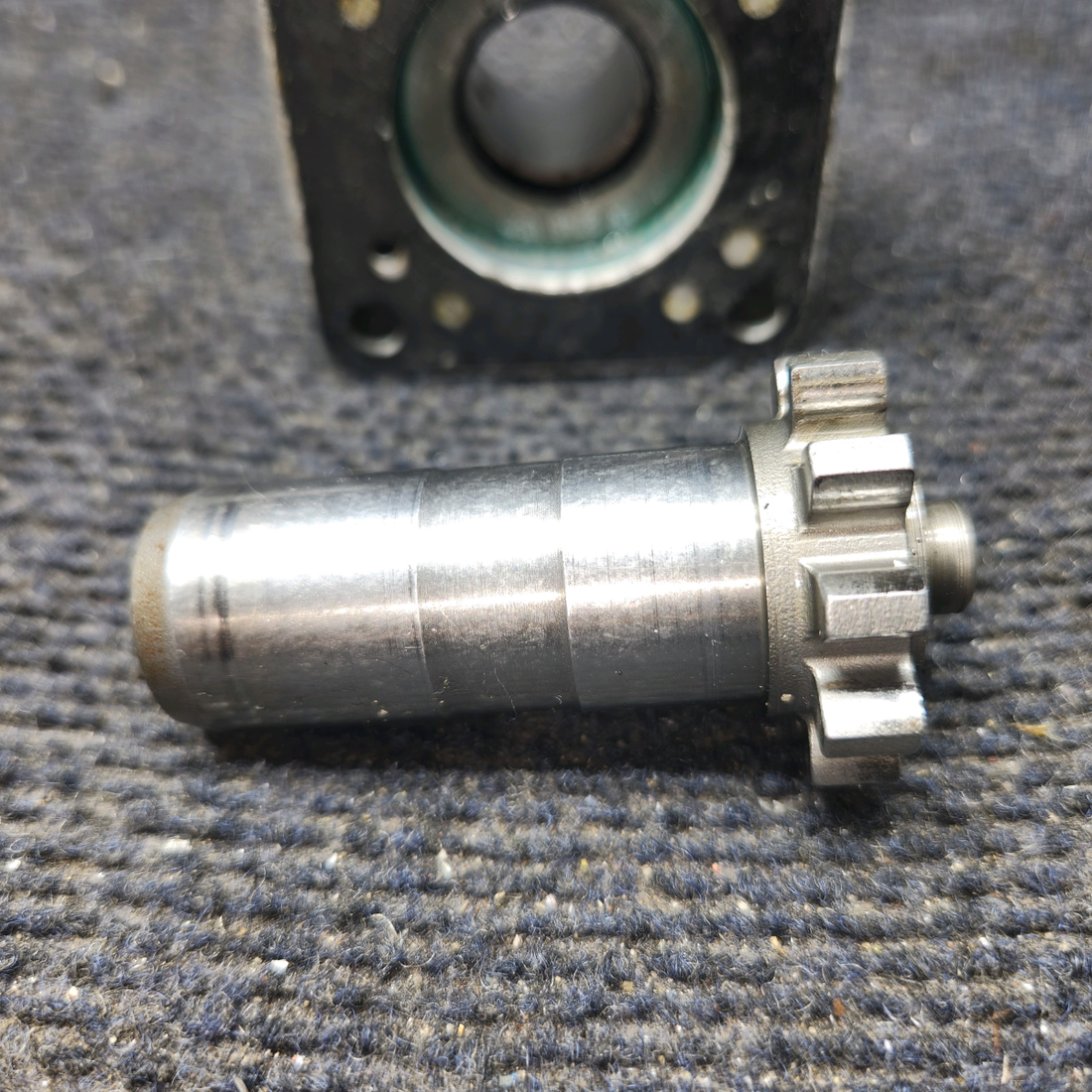 Used aircraft parts for sale, 61098 Lycoming Piper PA-28-140 Vacuum Pump Adapter