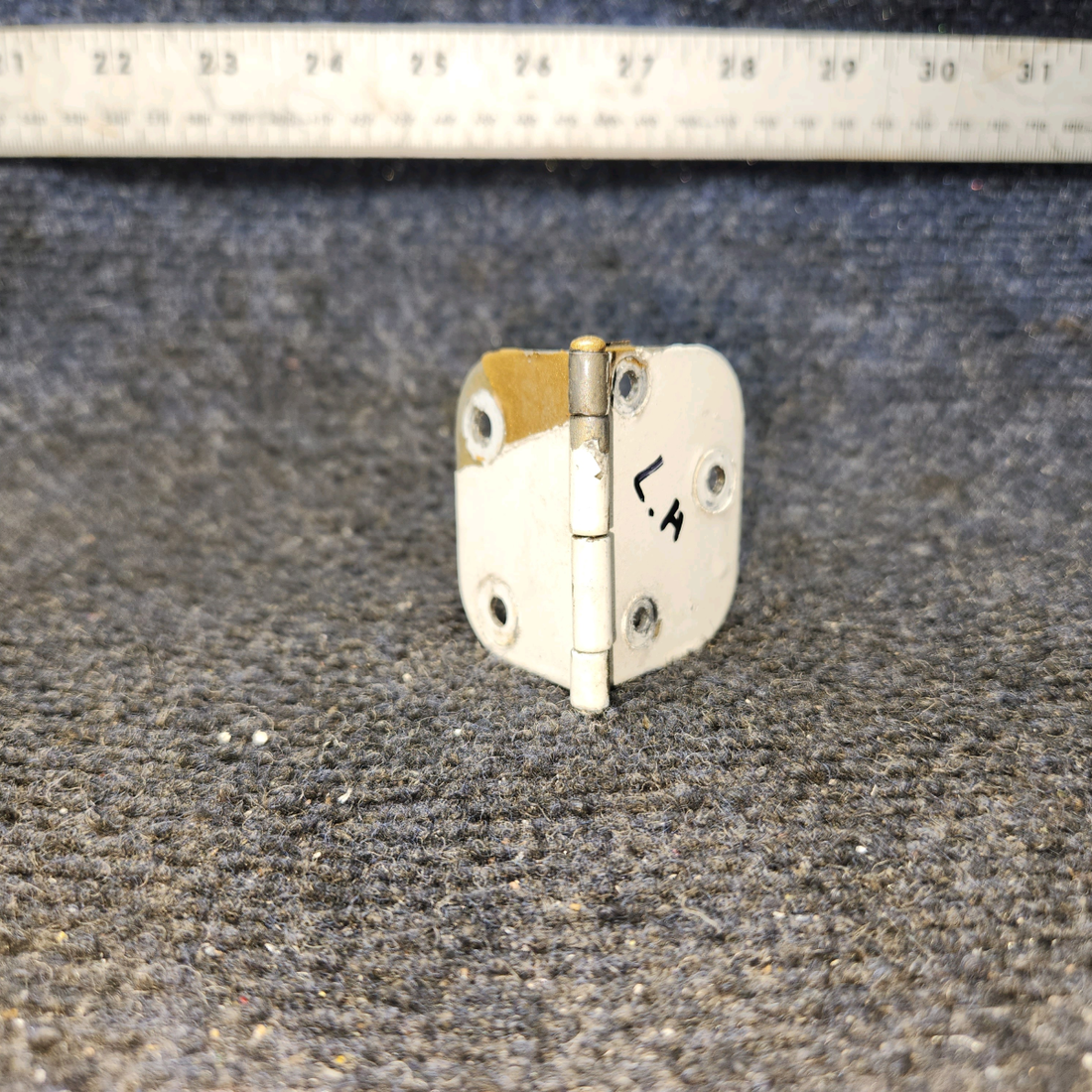 Used aircraft parts for sale, 0511280-3 Cessna 172 Cabin Door Lower Hinge Assembly LH