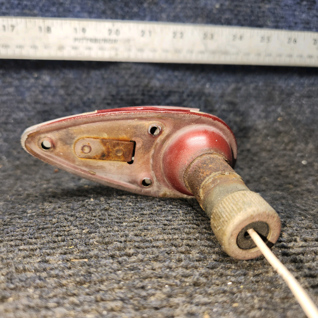 Used aircraft parts for sale, 472-665 Piper PA-28-140 Navigation Light Assembly W/ Red Lens