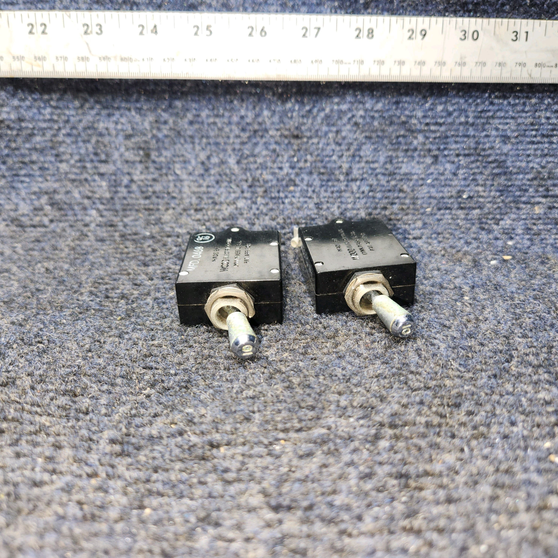 Used aircraft parts for sale, CB-3110C Wood Electric BEECHCRAFT 95-55B Toggle Circuit Breaker – Price per Each