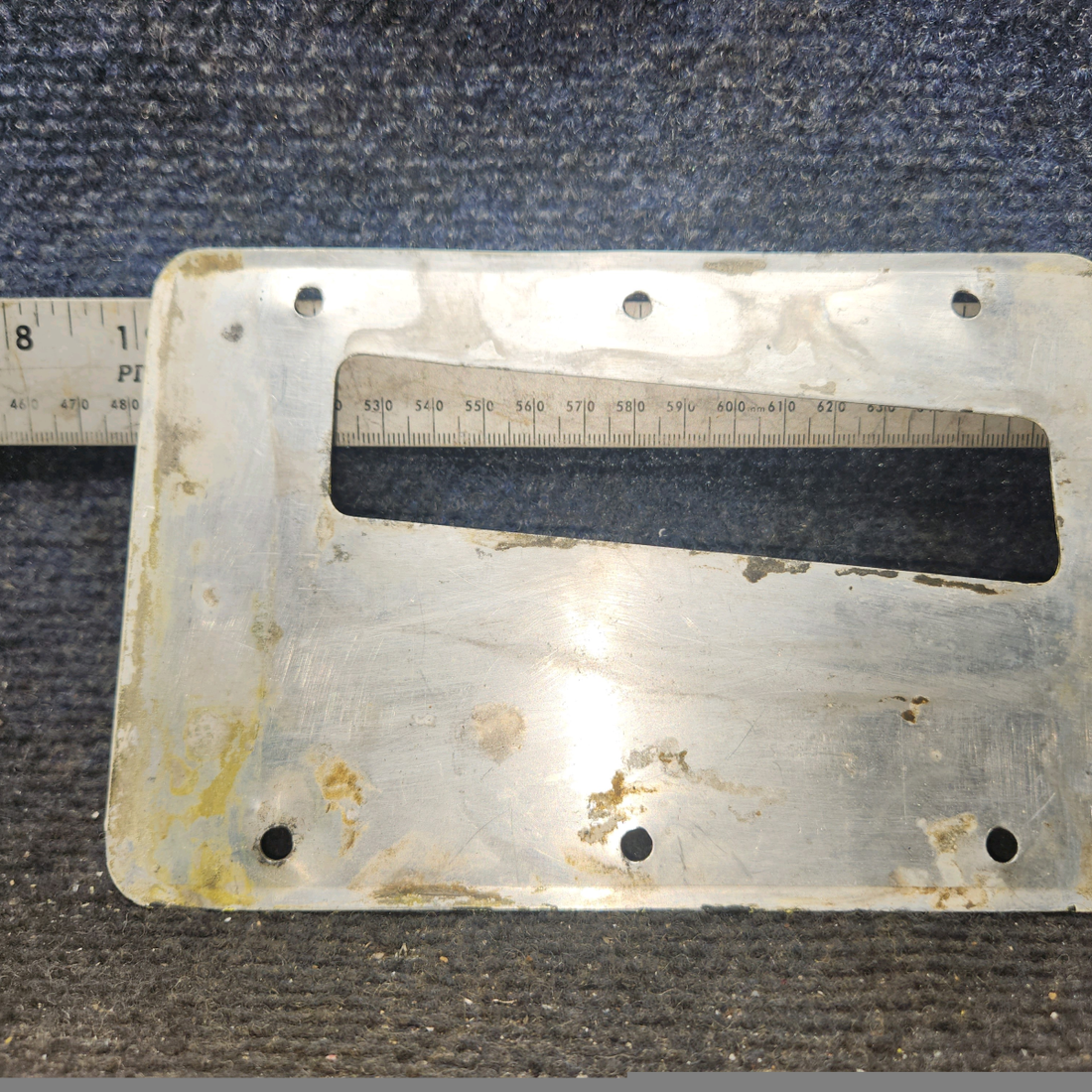 Used aircraft parts for sale, 0441024-2 cessna 150G Landing Gear Fillet Plate – RH