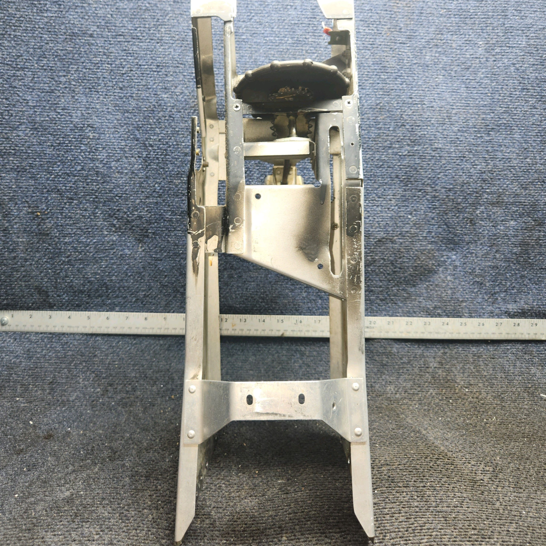 Used aircraft parts for sale, 0713640-200 Cessna 182G Console Structure Assembly