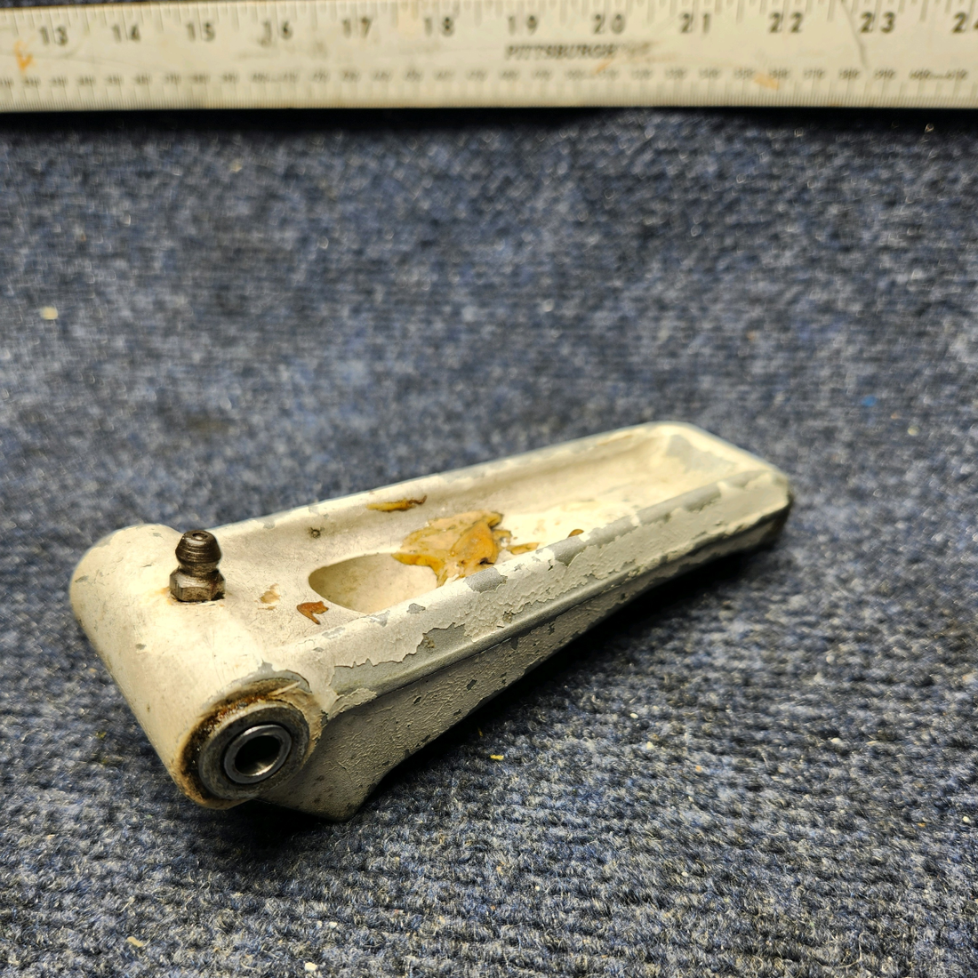 Used aircraft parts for sale, 2043011-6 CESSNA C172RG TORQUE LINK UPPER ASSEMBLY