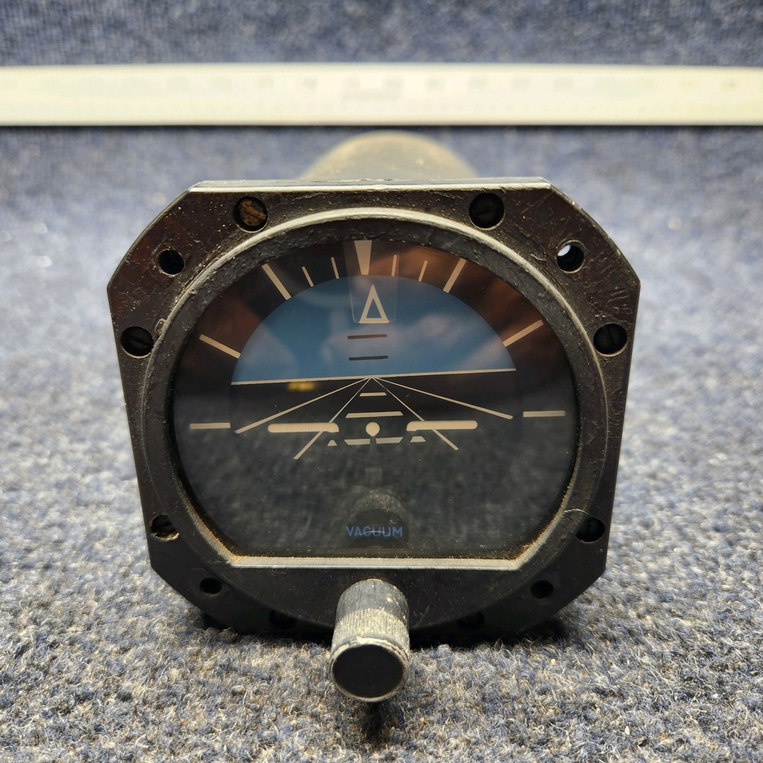 Used aircraft parts for sale, C661076-0101 PIPER PA28-140 CESSNA EDO-AIRE ATTITUDE INDICATOR GYRO